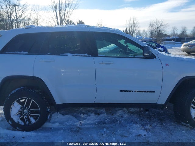 1C4RJFLG2JC243583 Jeep Grand Cherokee Trailhawk