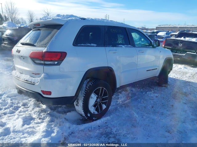 1C4RJFLG2JC243583 Jeep Grand Cherokee Trailhawk