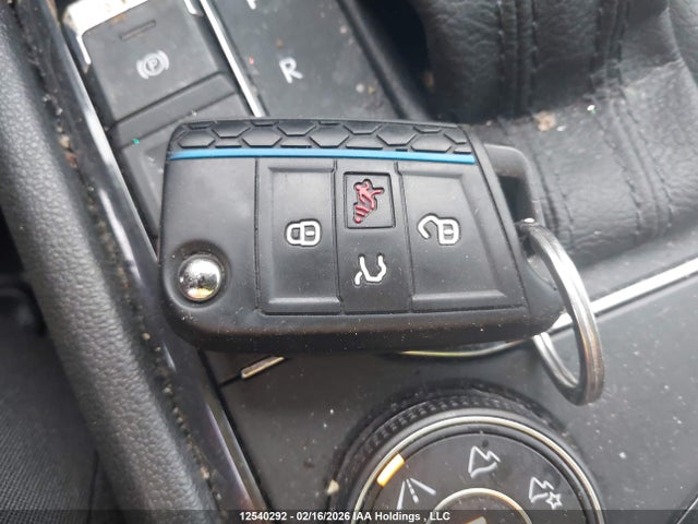 3VV0B7AX5KM157040 Volkswagen TIGUAN S