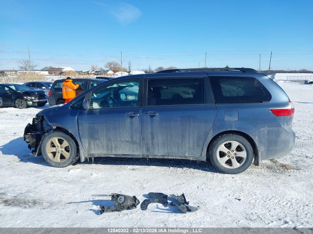 5TDKK3DC1FS652463 Toyota Sienna Le V6