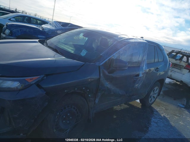 2T3B1RFVXPW332823 Toyota RAV4 LE