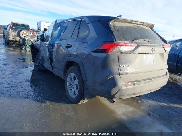 2T3B1RFVXPW332823 Toyota RAV4 LE
