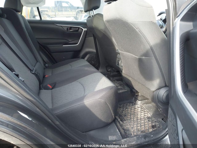 2T3B1RFVXPW332823 Toyota RAV4 LE