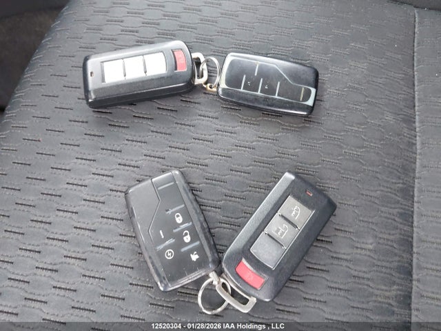 JA4JZ3AX7EZ607274 Mitsubishi Outlander Se