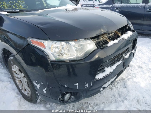 JA4JZ3AX7EZ607274 Mitsubishi Outlander Se