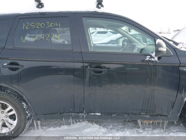 JA4JZ3AX7EZ607274 Mitsubishi Outlander Se