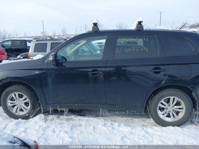 JA4JZ3AX7EZ607274 Mitsubishi Outlander Se