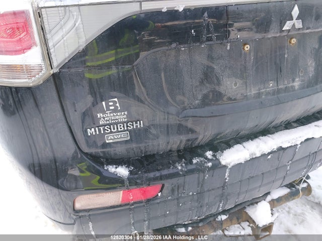 JA4JZ3AX7EZ607274 Mitsubishi Outlander Se