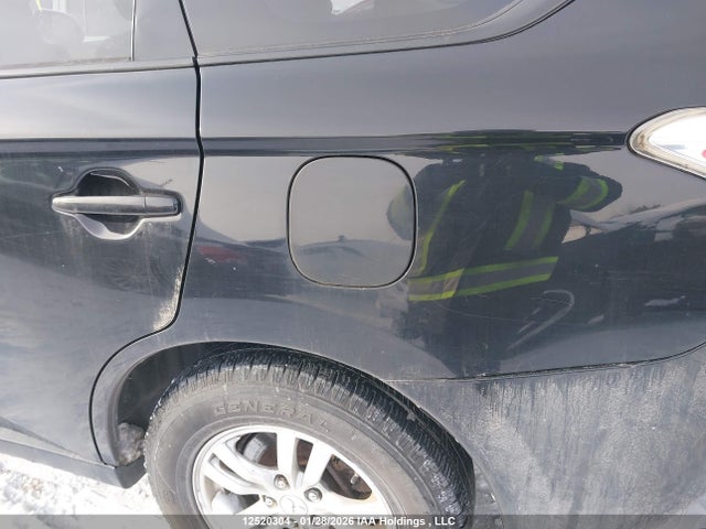 JA4JZ3AX7EZ607274 Mitsubishi Outlander Se