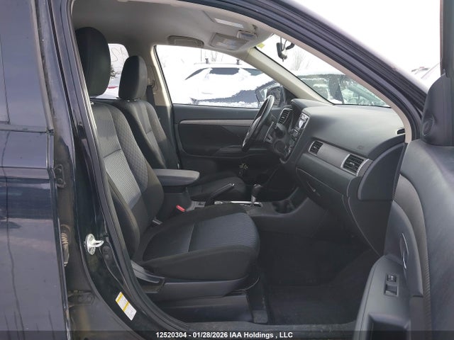 JA4JZ3AX7EZ607274 Mitsubishi Outlander Se