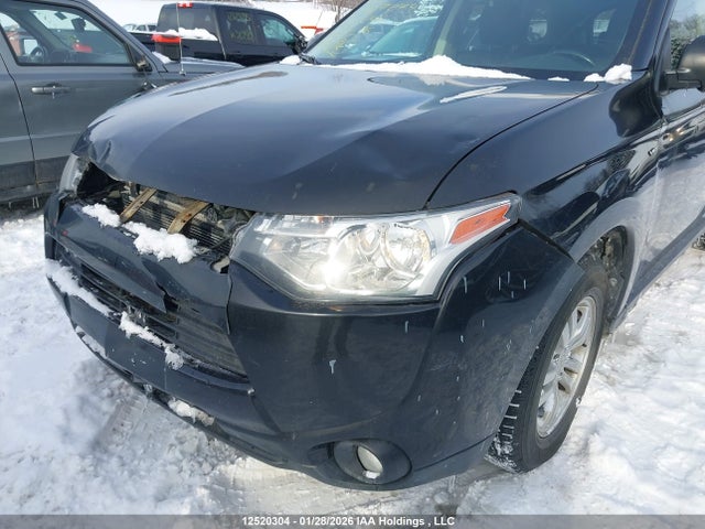 JA4JZ3AX7EZ607274 Mitsubishi Outlander Se