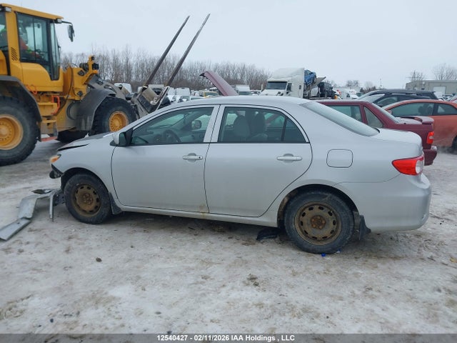 2013 Toyota Corolla Ce მანქანა იყიდება აუქციონზე, vin: 2T1BU4EE4DC932819, აუქციონის ნომერი: 12540427