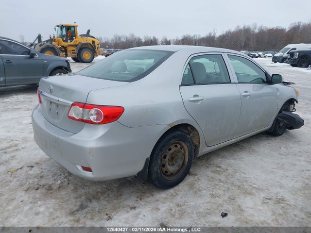 2013 Toyota Corolla Ce მანქანა იყიდება აუქციონზე, vin: 2T1BU4EE4DC932819, აუქციონის ნომერი: 12540427