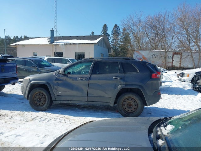 1C4PJMBS7FW520588 Jeep Cherokee Trailhawk