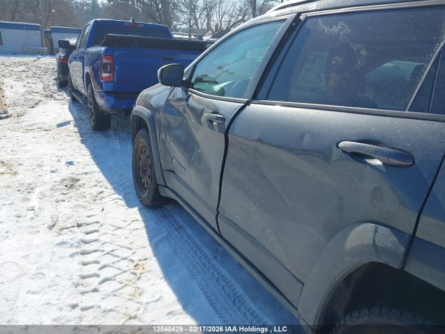 1C4PJMBS7FW520588 Jeep Cherokee Trailhawk