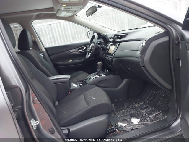 5N1AT2MM6HC793105 Nissan Rogue S/sl Platinum/sv