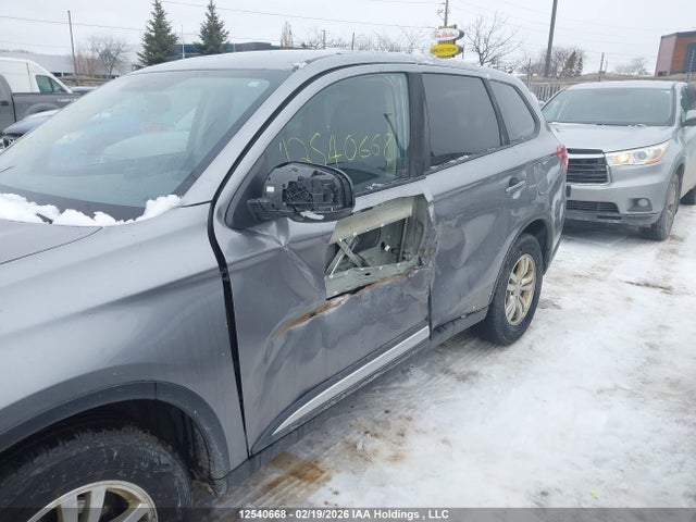 JA4AZ2A38KZ604290 Mitsubishi Outlander Es
