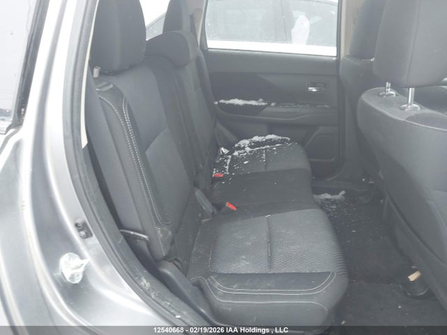 JA4AZ2A38KZ604290 Mitsubishi Outlander Es