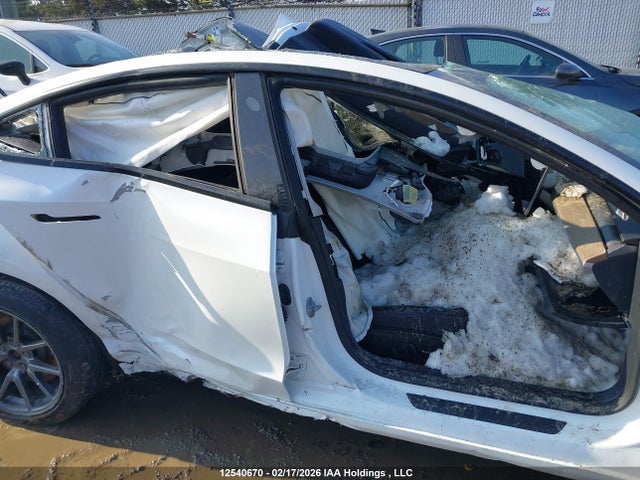 5YJ3E1EB1PF694224 Tesla MODEL 3