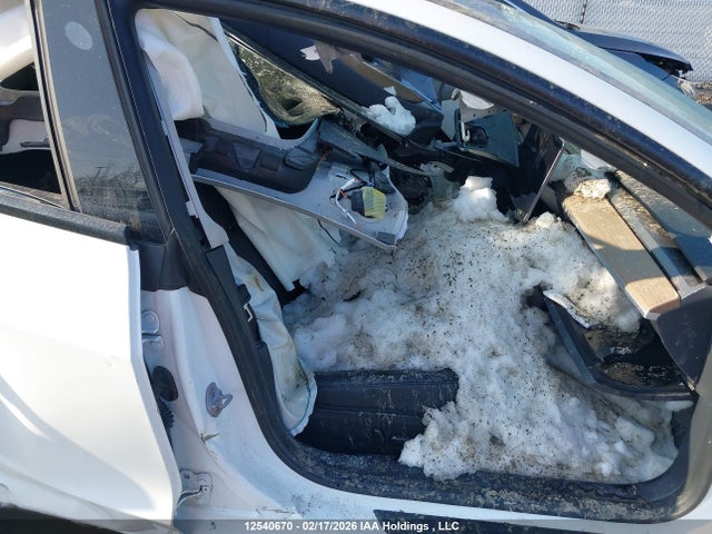 5YJ3E1EB1PF694224 Tesla MODEL 3