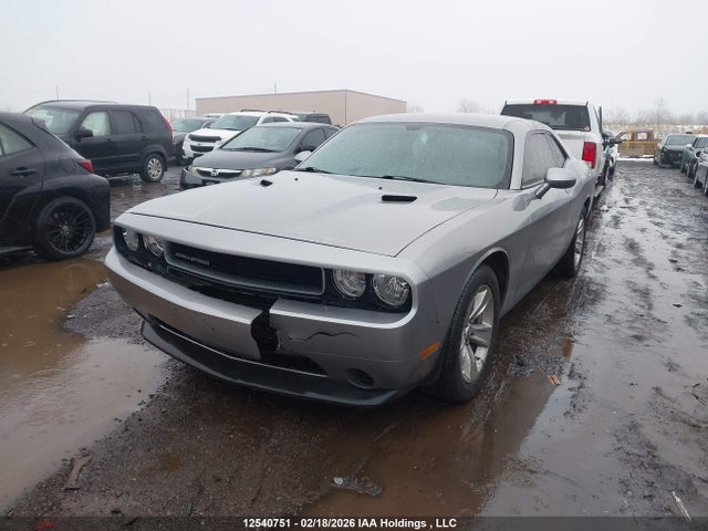 Dodge Challenger Sxt 2014 2C3CDYAGXEH245052 Image 2