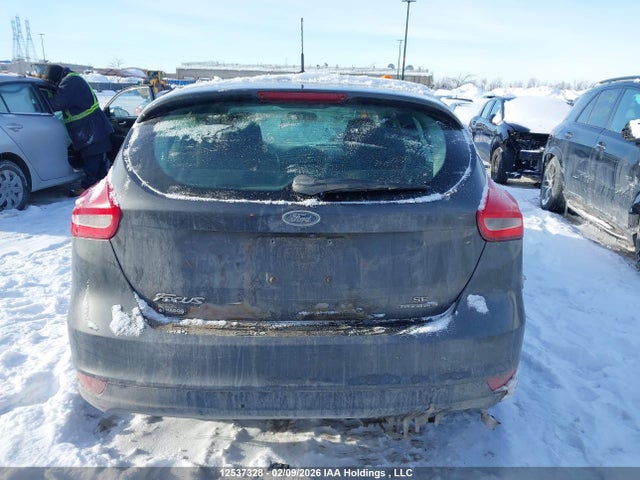 1FADP3K2XGL200301 Ford FOCUS SE