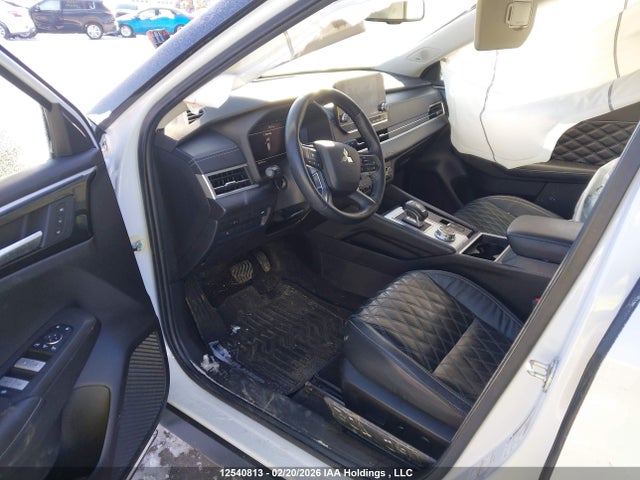 Продажа на аукционе авто 2022 Mitsubishi Outlander, vin: JA4J4VA86NZ620682, номер лота: 12540813