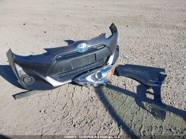 JTDKDTB35F1575462 Toyota PRIUS C