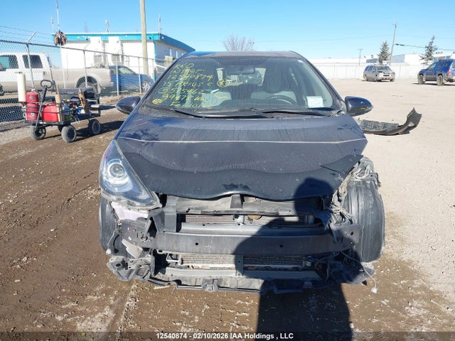 JTDKDTB35F1575462 Toyota PRIUS C