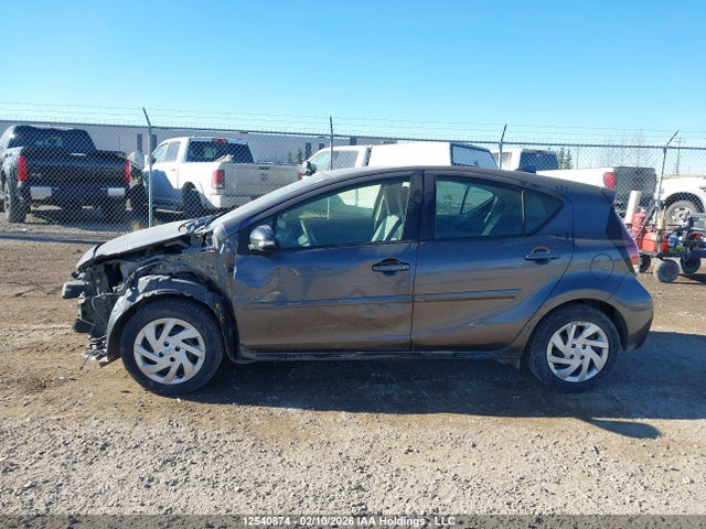 JTDKDTB35F1575462 Toyota PRIUS C