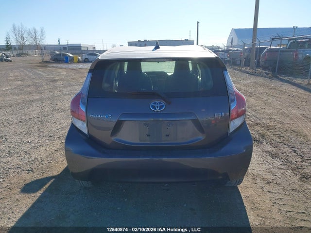 JTDKDTB35F1575462 Toyota PRIUS C