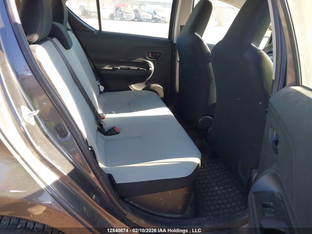 JTDKDTB35F1575462 Toyota PRIUS C