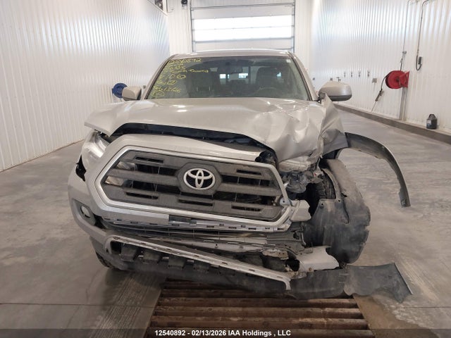 5TFDZ5BN1HX016725 Toyota Tacoma Sr5/trd Off Road/trd Sport