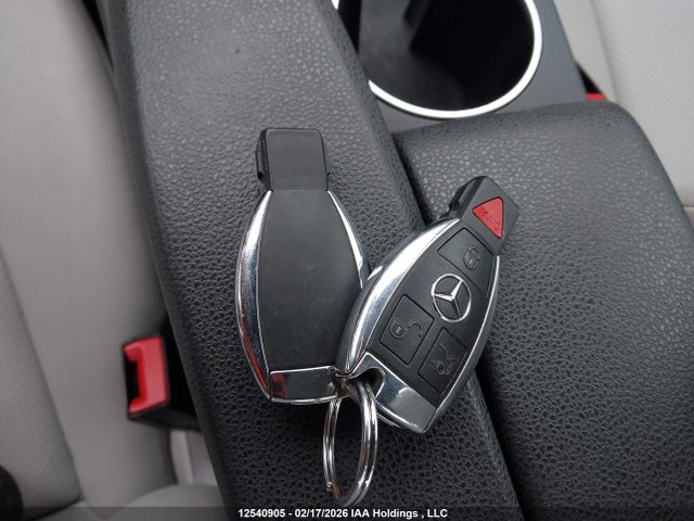 2014 Mercedes-benz C 350 4matic მანქანა იყიდება აუქციონზე, vin: WDDGF8JB3EA945284, აუქციონის ნომერი: 12540905
