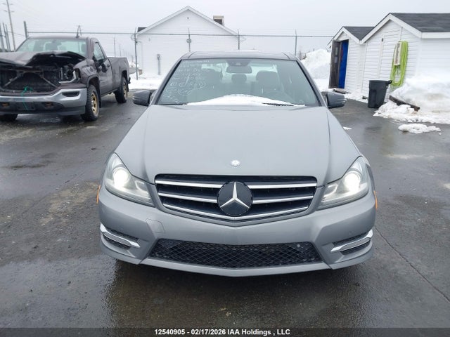 2014 Mercedes-benz C 350 4matic მანქანა იყიდება აუქციონზე, vin: WDDGF8JB3EA945284, აუქციონის ნომერი: 12540905