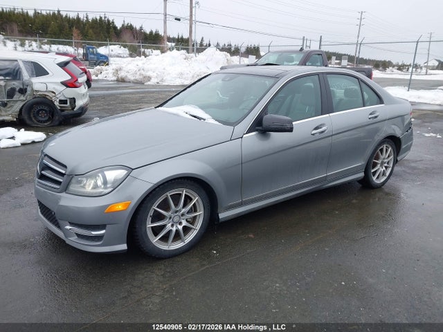 2014 Mercedes-benz C 350 4matic მანქანა იყიდება აუქციონზე, vin: WDDGF8JB3EA945284, აუქციონის ნომერი: 12540905