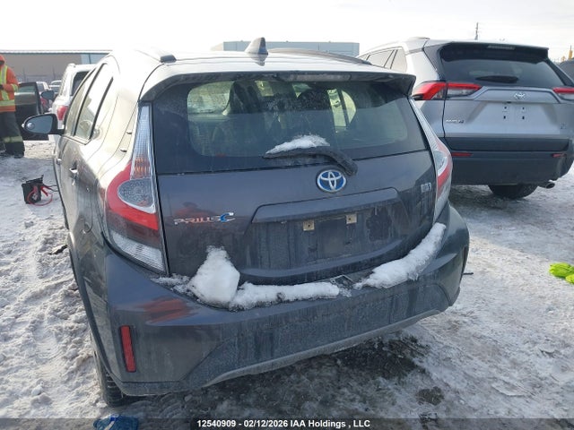 JTDKDTB32J1611875 Toyota Prius C Technology