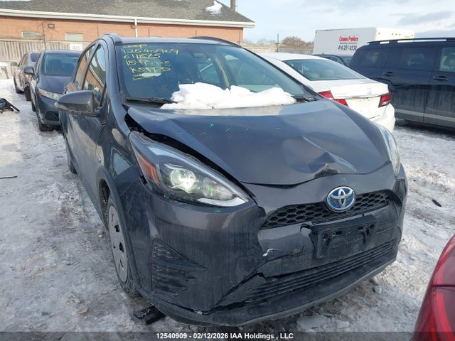 JTDKDTB32J1611875 Toyota Prius C Technology