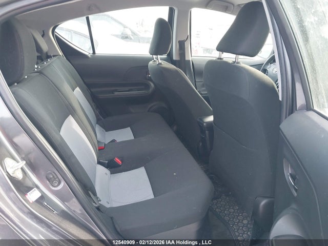 JTDKDTB32J1611875 Toyota Prius C Technology