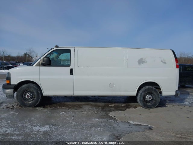 GMC Savana 2500 Work Van 2019 1GTW7BFP9K1166925 Image 15