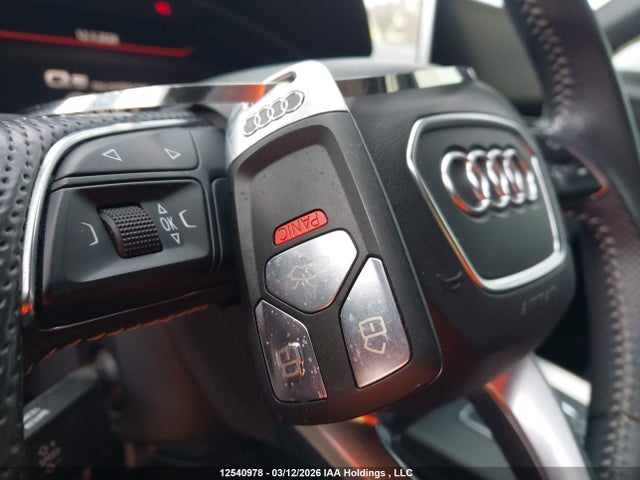 WA1FNAFY6J2009381 Audi Q5 Technik S-line