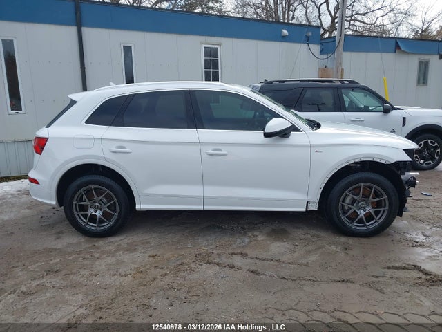 WA1FNAFY6J2009381 Audi Q5 Technik S-line