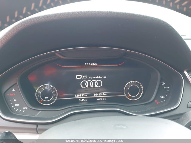 WA1FNAFY6J2009381 Audi Q5 Technik S-line