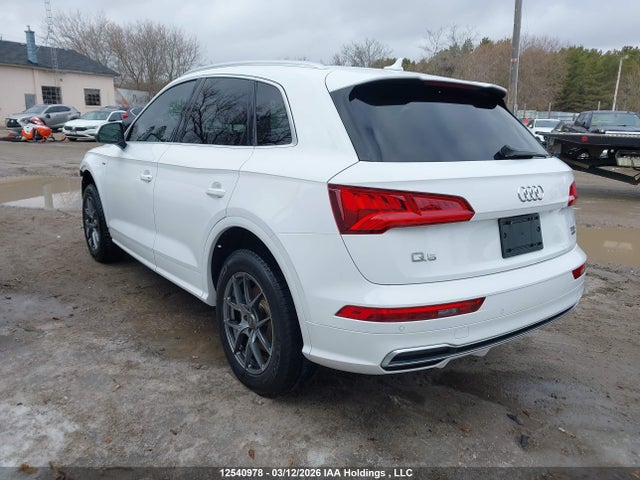 WA1FNAFY6J2009381 Audi Q5 Technik S-line