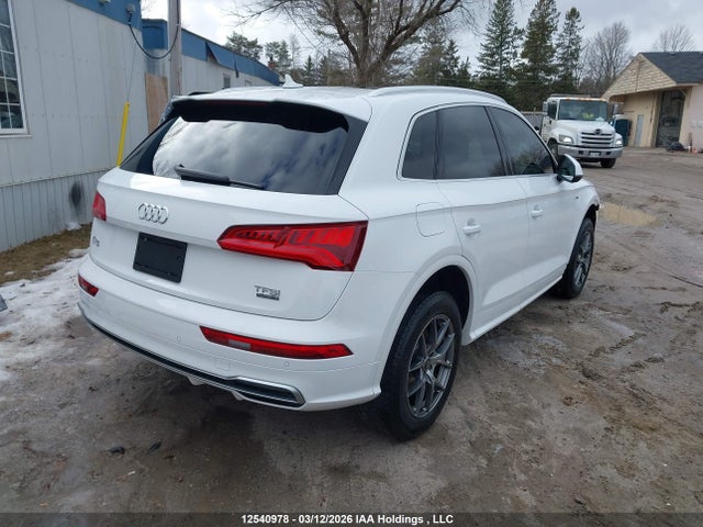 WA1FNAFY6J2009381 Audi Q5 Technik S-line