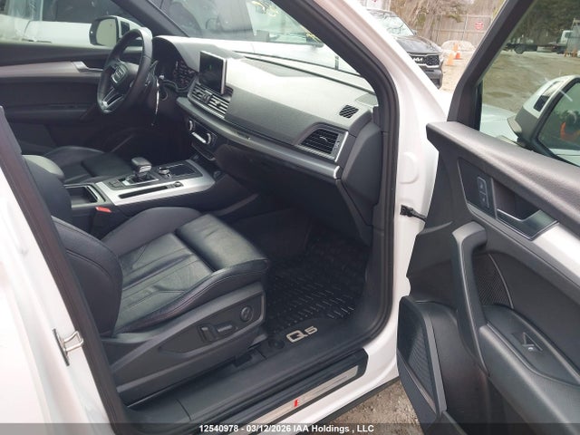 WA1FNAFY6J2009381 Audi Q5 Technik S-line