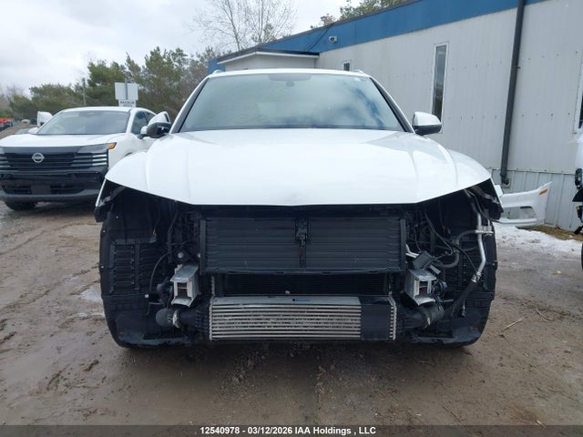 WA1FNAFY6J2009381 Audi Q5 Technik S-line