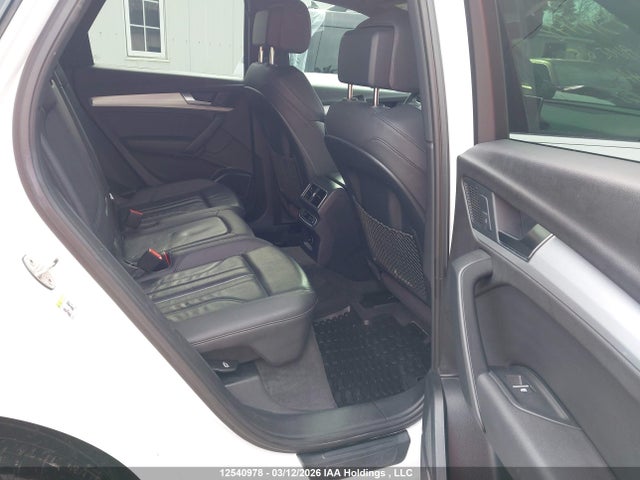 WA1FNAFY6J2009381 Audi Q5 Technik S-line