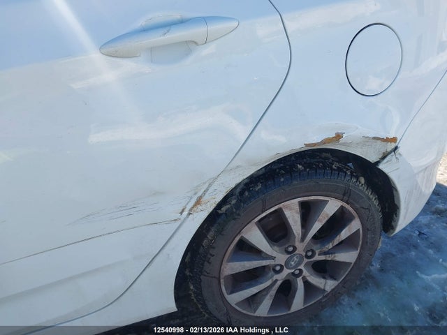 KMHCT5AE3HU312406 Hyundai ACCENT SE