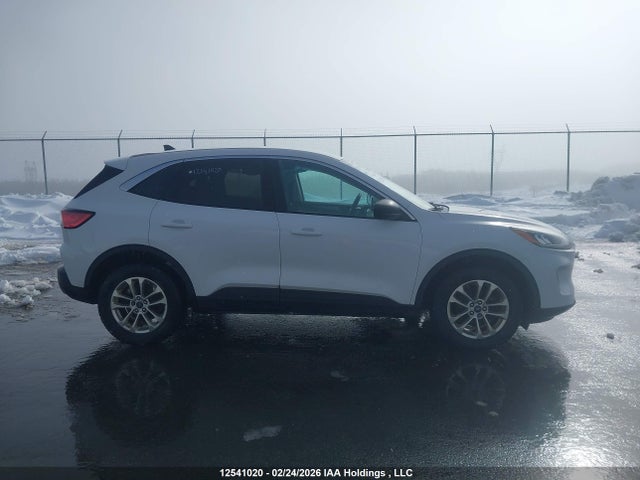 1FMCU9G60NUA18655 Ford ESCAPE SE